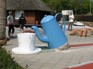 mini-golf coffeepot